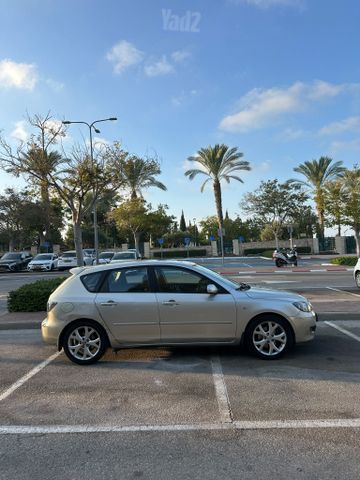 מודעת רכב מאזדה 3