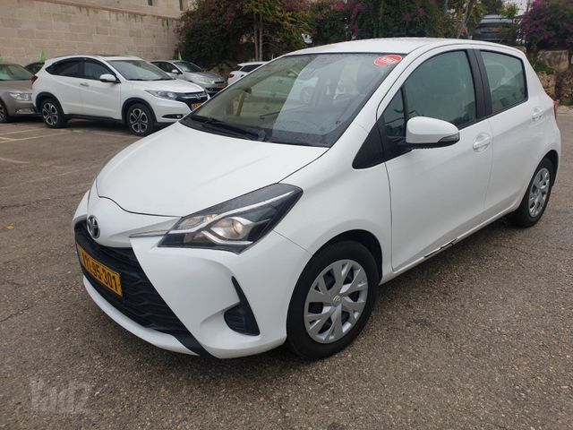 טויוטה יאריס