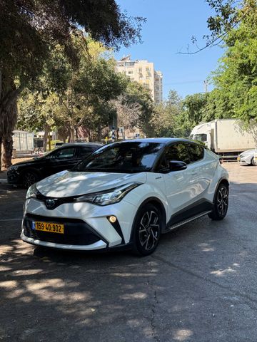 מודעת רכב טויוטה C-HR