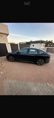 אי.וי איזי Limo