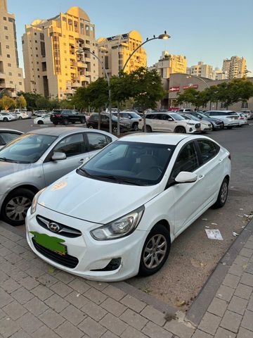 יונדאי אקסנט i25