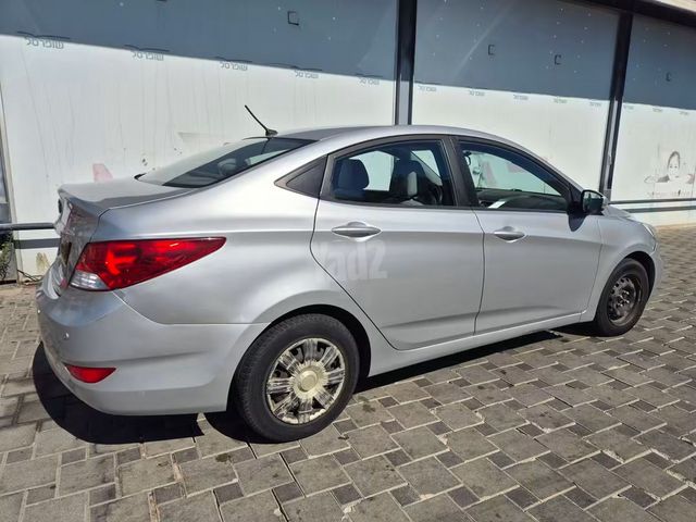 יונדאי אקסנט i25