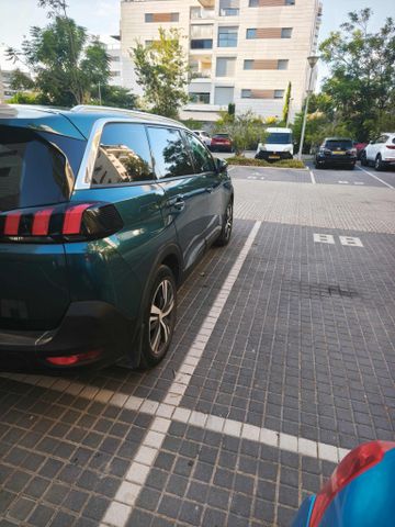 מודעת רכב פיג'ו 5008