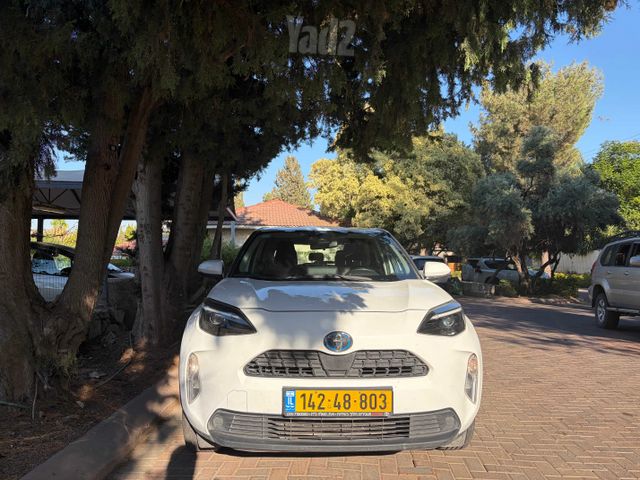 מודעת רכב טויוטה יאריס קרוס