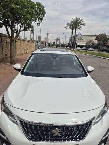 פיג'ו 3008