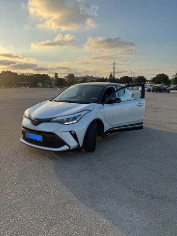 מודעת רכב טויוטה C-HR