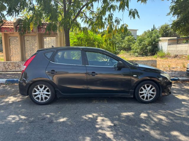 יונדאי i30