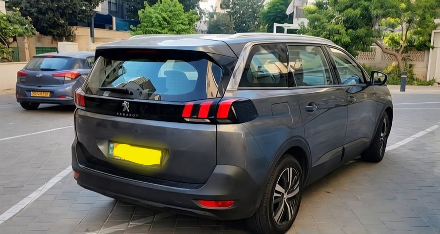פיג'ו 5008