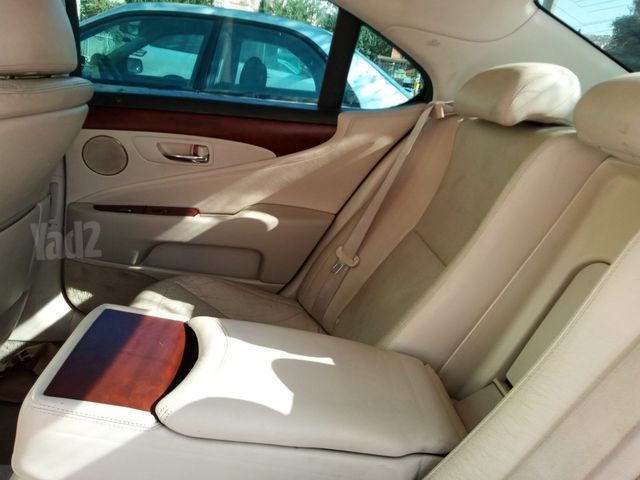 LS Luxury 460 אוט׳ 4.6 (381 כ״ס)
