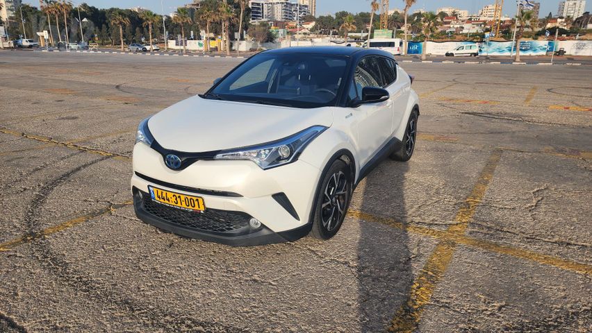 מודעת רכב טויוטה C-HR
