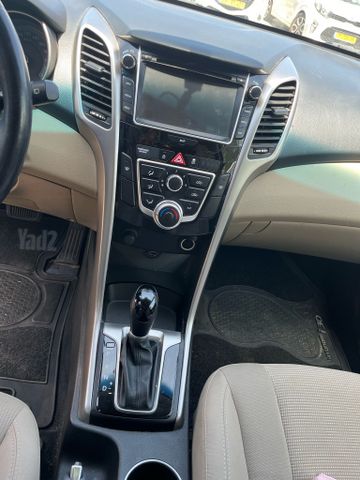 יונדאי i30