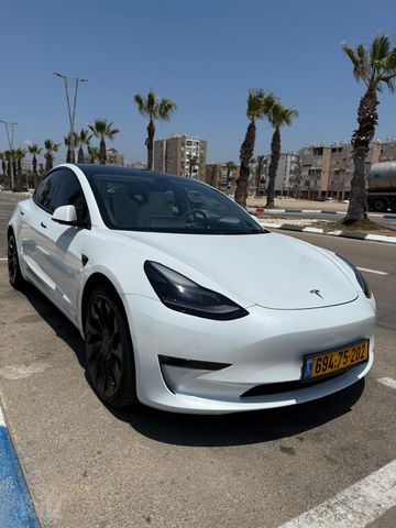 טסלה מודל 3