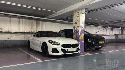 ב מ וו Z4