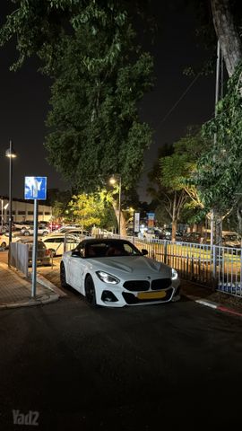 ב מ וו Z4