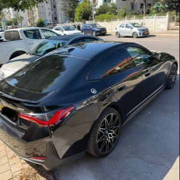 ב מ וו i4