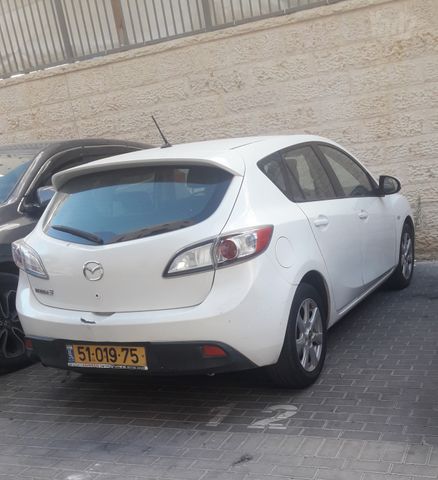 מודעת רכב מאזדה 3