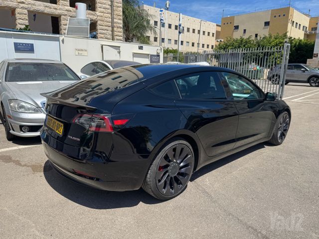טסלה מודל 3