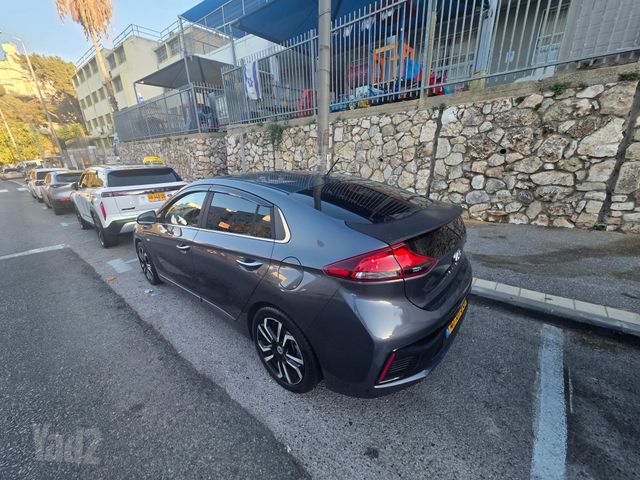 יונדאי איוניק