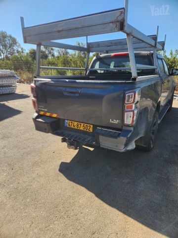 איסוזו די-מקס