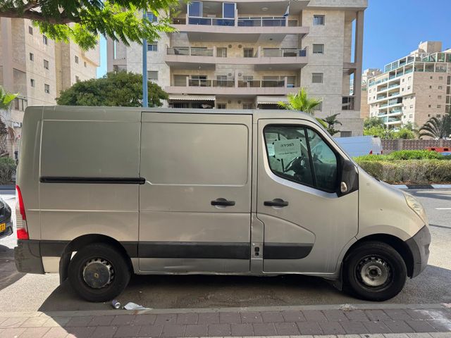 רנו מאסטר
