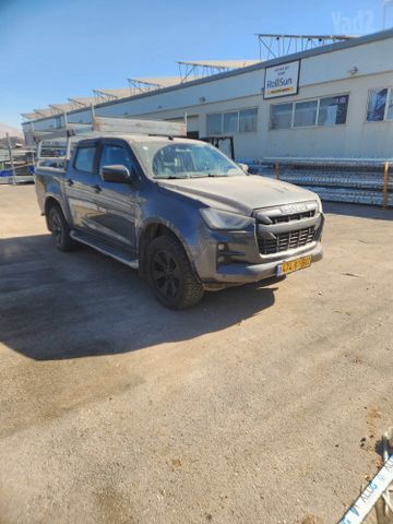 איסוזו די-מקס