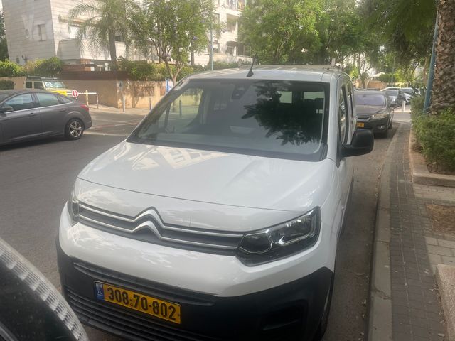 מודעת רכב סיטרואן ברלינגו