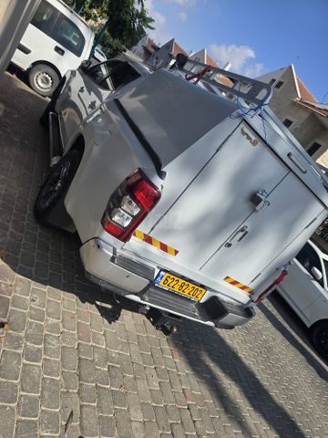 מיצובישי טרייטון / L200