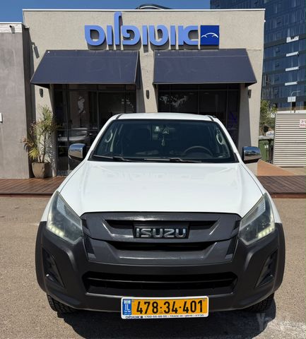 איסוזו די-מקס