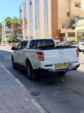 מיצובישי טרייטון / L200