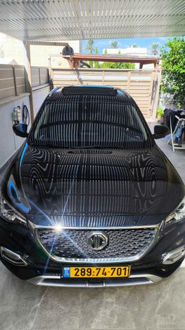מודעת רכב אם ג'י EHS PHEV
