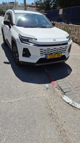 מודעת רכב טויוטה RAV4
