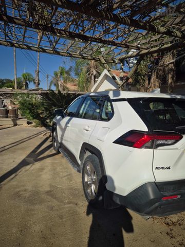 מודעת רכב טויוטה RAV4