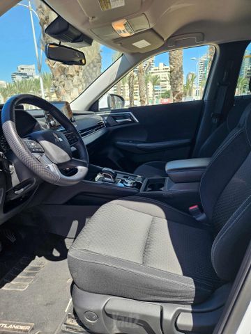 מיצובישי אאוטלנדר