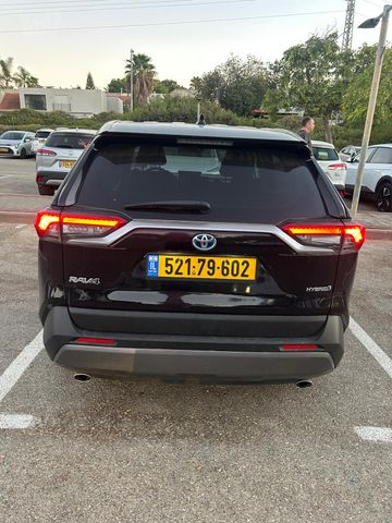 טויוטה RAV4