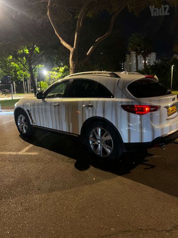 אינפיניטי QX70