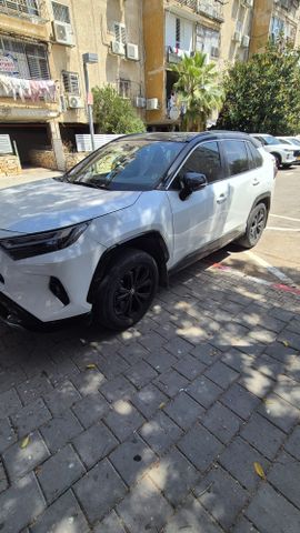 טויוטה RAV4