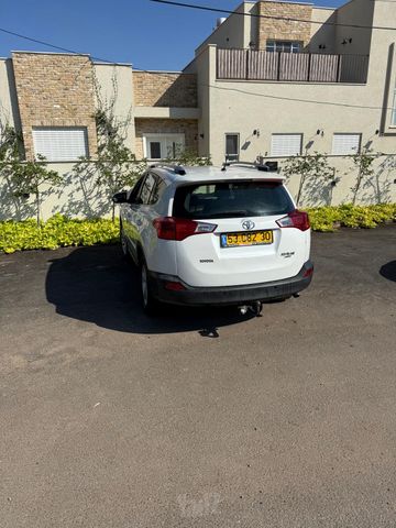 טויוטה RAV4