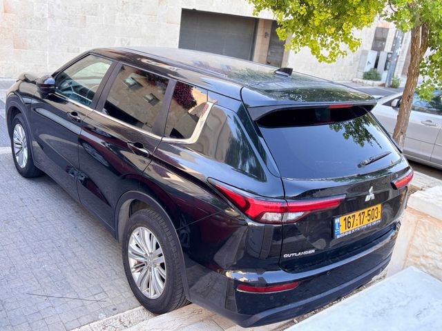 מיצובישי אאוטלנדר