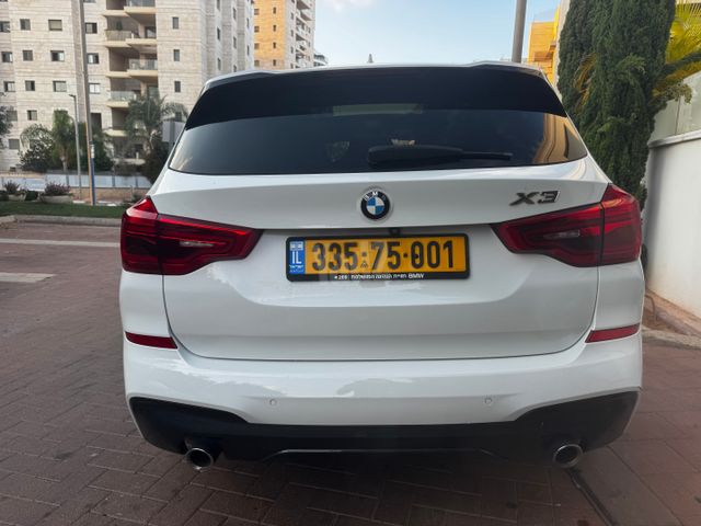 ב מ וו X3