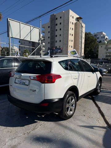 טויוטה RAV4