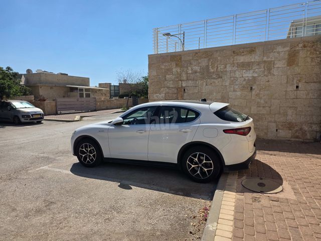 אלפא רומיאו סטלביו