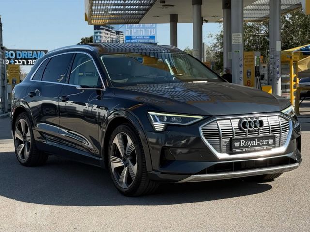 מודעת רכב אאודי E-tron