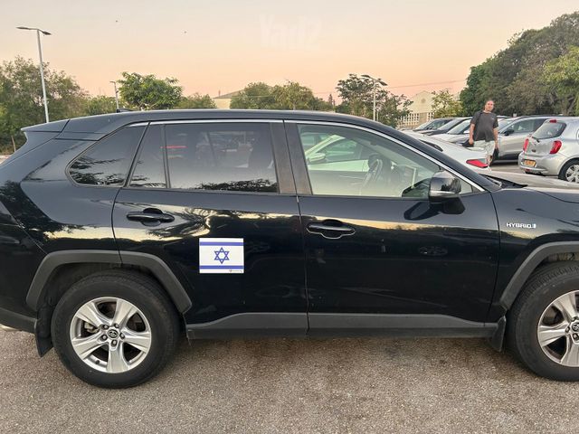מודעת רכב טויוטה RAV4