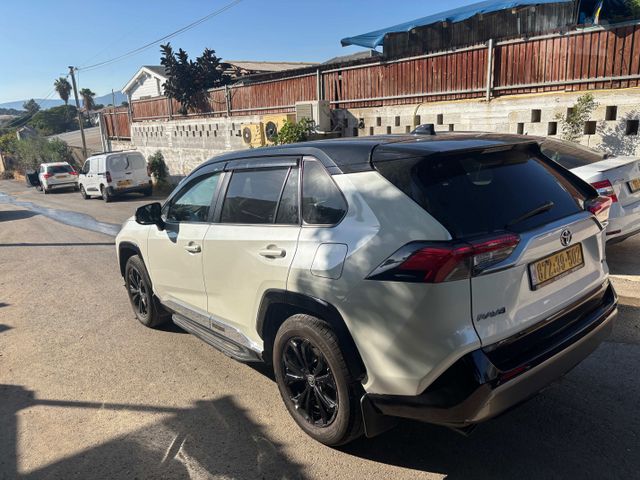 טויוטה RAV4
