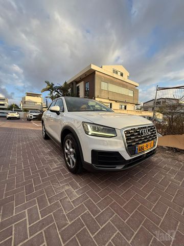 אאודי Q2