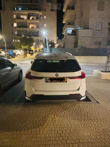 ב מ וו X1