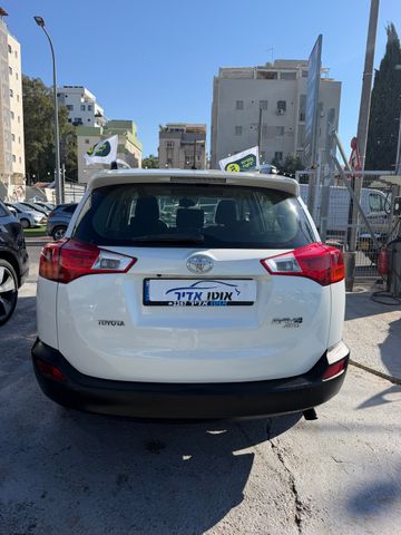 טויוטה RAV4