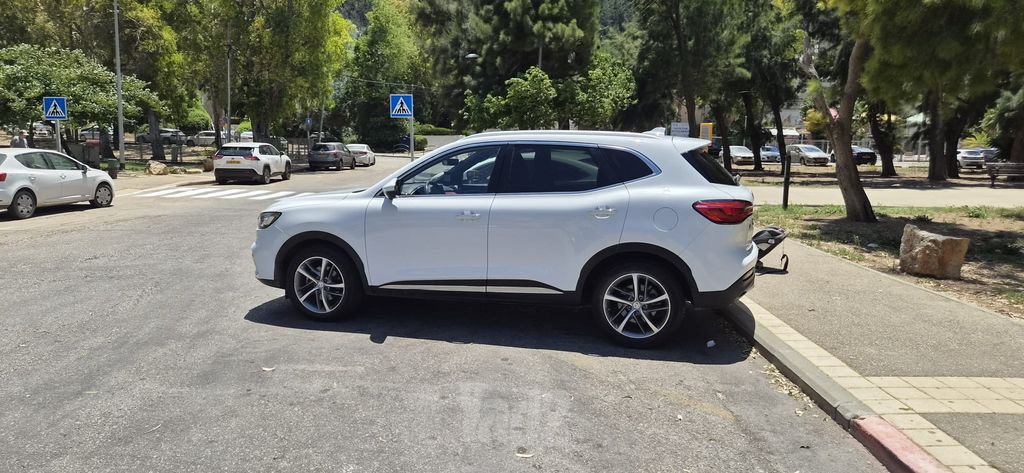 אם ג'י EHS PHEV