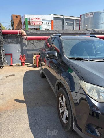 טויוטה RAV4
