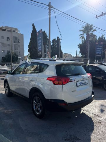 טויוטה RAV4